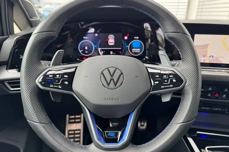 Volkswagen Golf din 2024 cu 9.995 km - oferta VOL161797 - foto 14