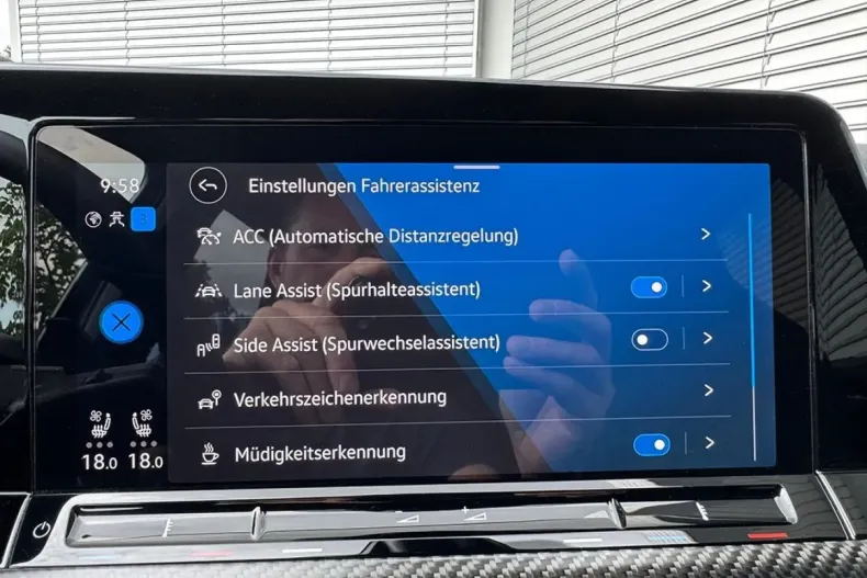 Volkswagen Golf din 2024 cu 9.995 km - oferta VOL161797 - foto 19