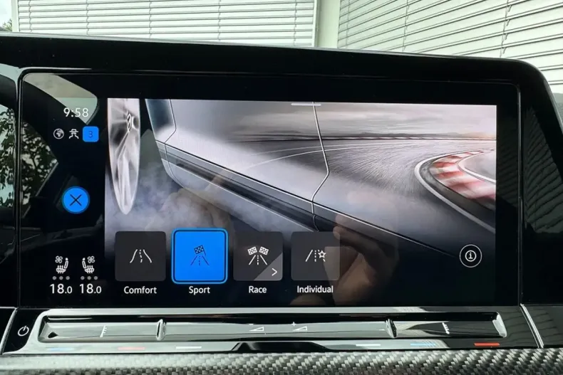 Volkswagen Golf din 2024 cu 9.995 km - oferta VOL161797 - foto 20