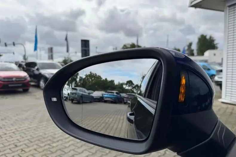 Volkswagen Golf din 2024 cu 9.995 km - oferta VOL161797 - foto 22