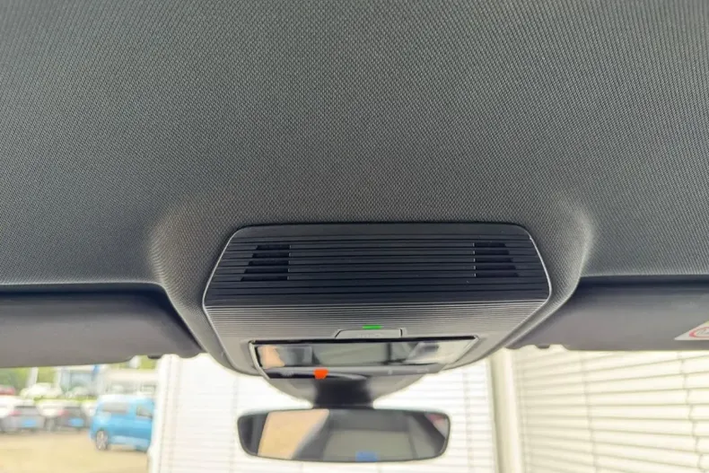 Volkswagen Golf din 2024 cu 9.995 km - oferta VOL161797 - foto 25