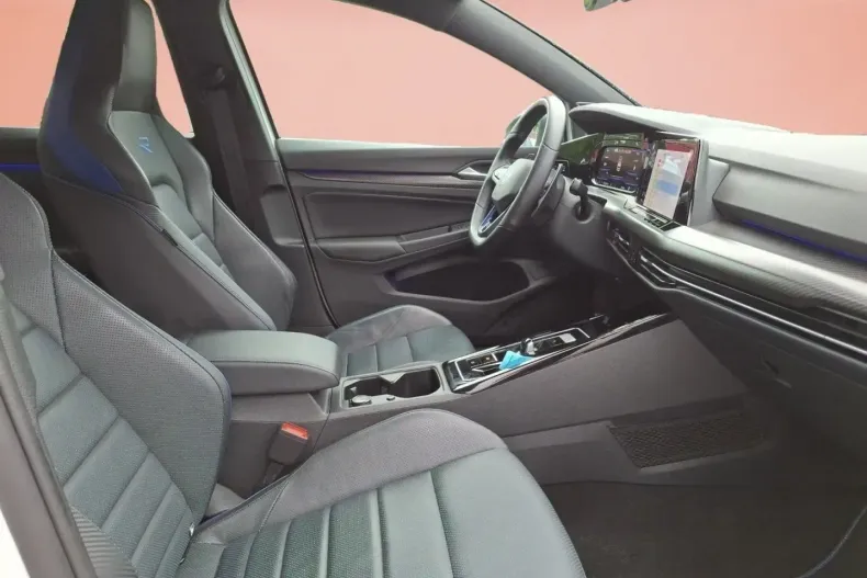 Volkswagen Golf din 2023 cu 29.166 km - oferta VOL161800 - foto 8