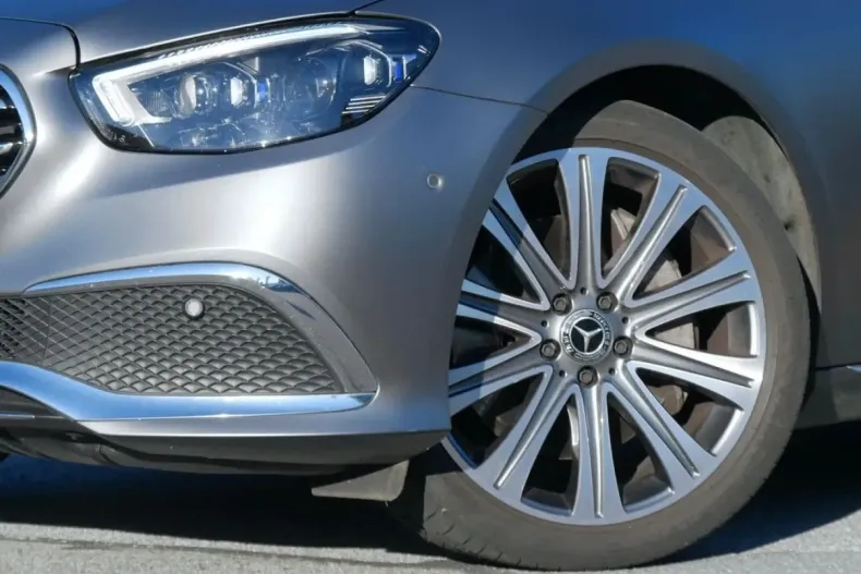 Mercedes-Benz E 300 din 2020 cu 95.249 km - oferta MER161803 - foto 5