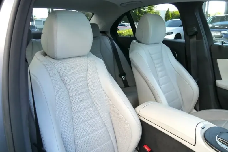 Mercedes-Benz E 300 din 2020 cu 95.249 km - oferta MER161803 - foto 6