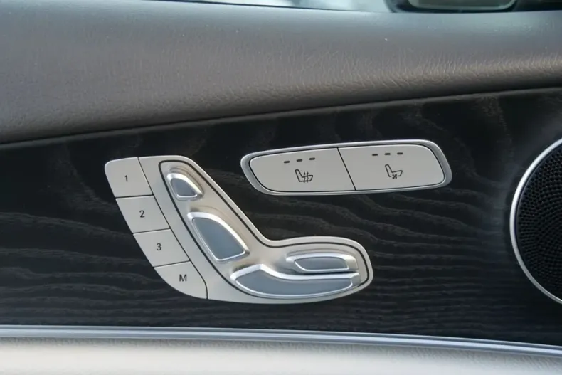 Mercedes-Benz E 300 din 2020 cu 95.249 km - oferta MER161803 - foto 11