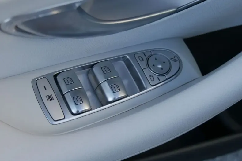 Mercedes-Benz E 300 din 2020 cu 95.249 km - oferta MER161803 - foto 14