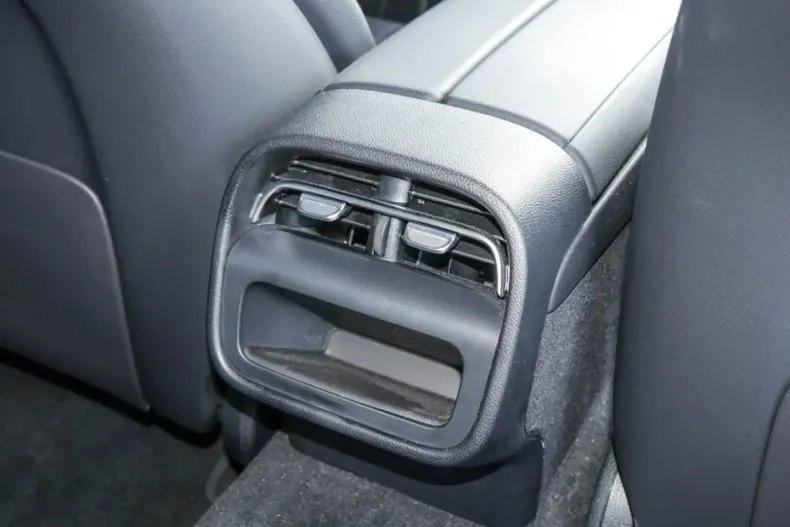 Mercedes-Benz E 200 din 2024 cu 10.359 km - oferta MER161817 - foto 12