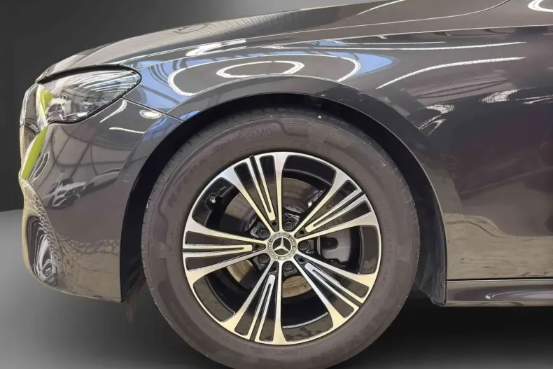 Mercedes-Benz E 200 din 2024 cu 22.627 km - oferta MER161818 - foto 4