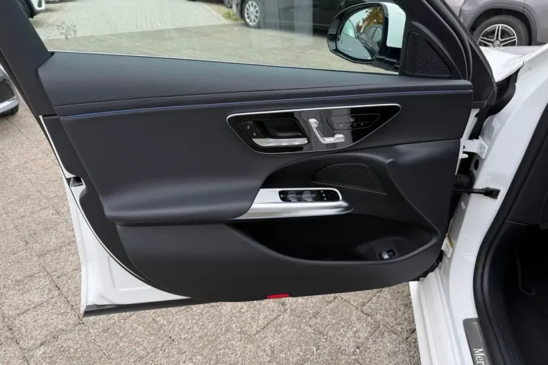 Mercedes-Benz E 200 din 2024 cu 19.729 km - oferta MER161819 - foto 15