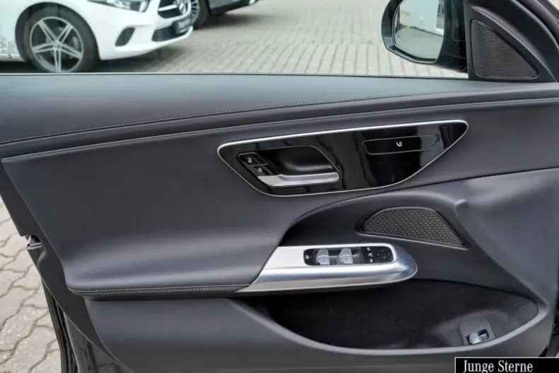 Mercedes-Benz E 200 din 2024 cu 44.101 km - oferta MER161820 - foto 13