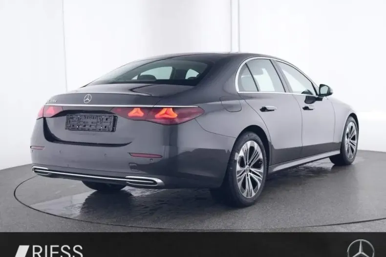 Mercedes-Benz E 220 din 2023 cu 54.894 km - oferta MER161824 - foto 2