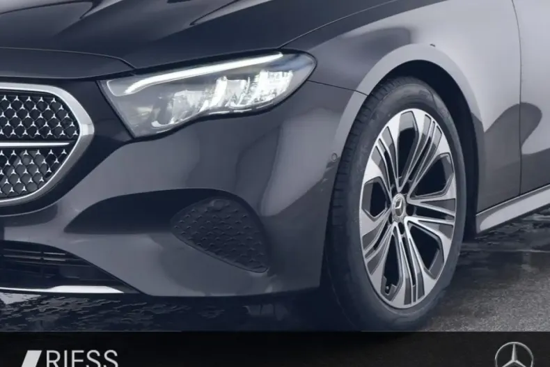 Mercedes-Benz E 220 din 2023 cu 54.894 km - oferta MER161824 - foto 3