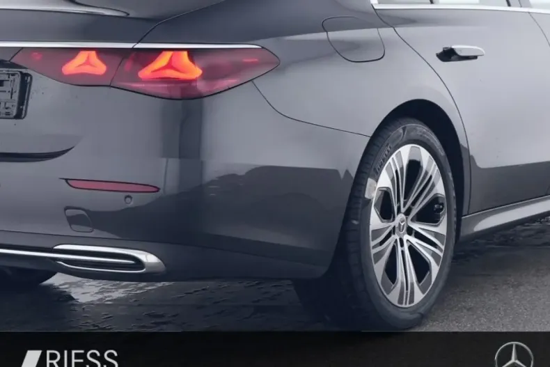 Mercedes-Benz E 220 din 2023 cu 54.894 km - oferta MER161824 - foto 4