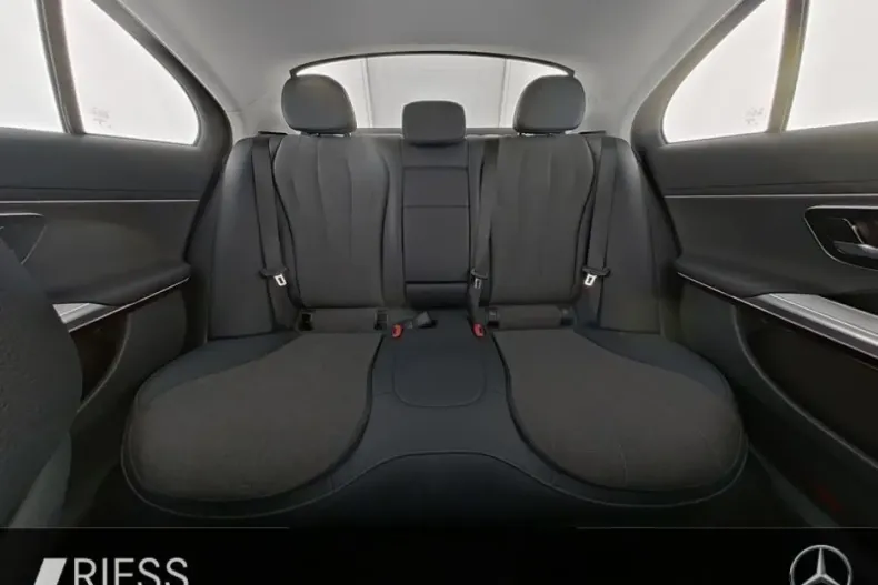 Mercedes-Benz E 220 din 2023 cu 54.894 km - oferta MER161824 - foto 7