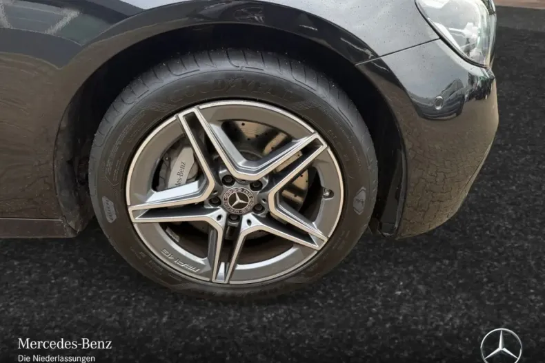 Mercedes-Benz E 300 din 2020 cu 95.668 km - oferta MER161827 - foto 4