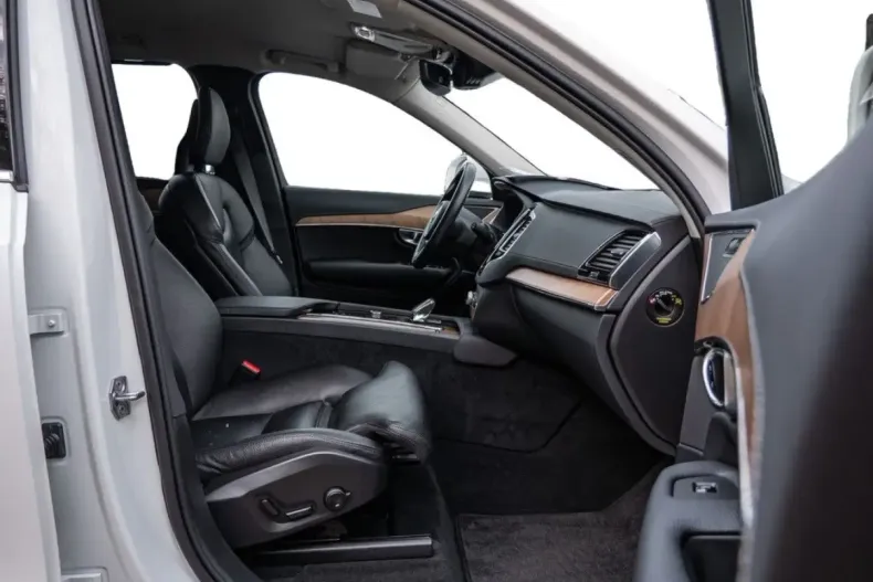 Volvo XC90 din 2021 cu 84.800 km - oferta VOL161830 - foto 5