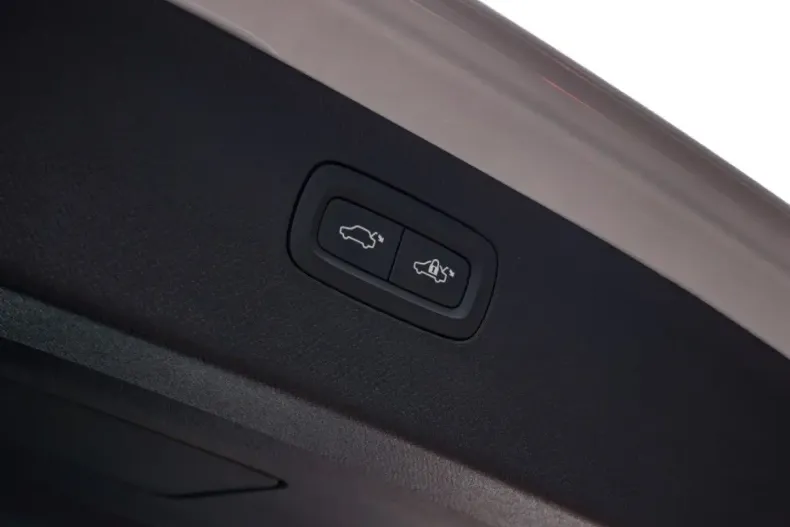 Volvo XC90 din 2021 cu 84.800 km - oferta VOL161830 - foto 9