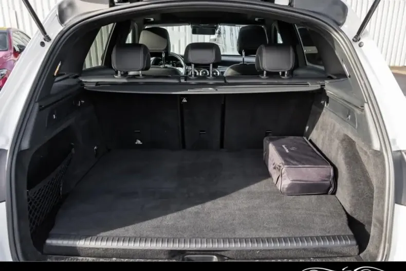 Mercedes-Benz GLC 300 din 2021 cu 52.500 km - oferta MER161832 - foto 6