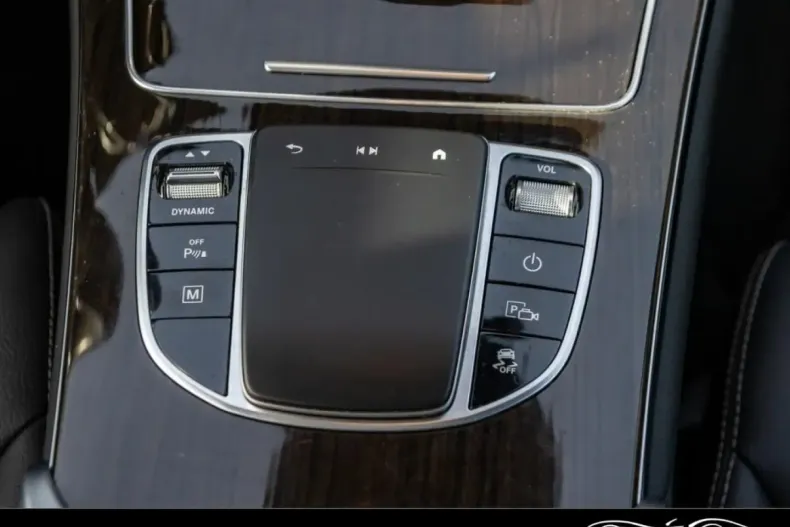 Mercedes-Benz GLC 300 din 2021 cu 52.500 km - oferta MER161832 - foto 15