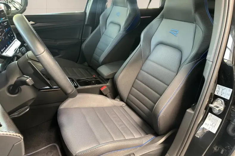 Volkswagen Golf din 2024 cu 14.900 km - oferta VOL161835 - foto 7