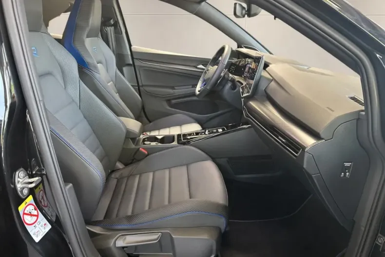 Volkswagen Golf din 2024 cu 14.900 km - oferta VOL161835 - foto 21