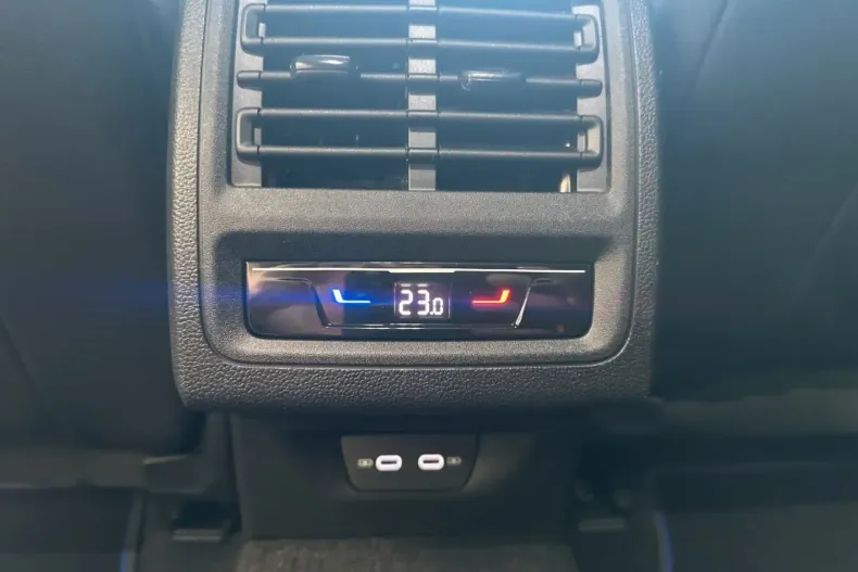 Volkswagen Golf din 2024 cu 14.900 km - oferta VOL161835 - foto 23