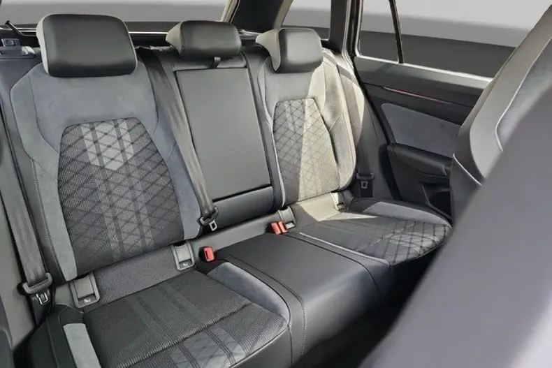 Volkswagen Golf din 2024 cu 11.110 km - oferta VOL161836 - foto 7