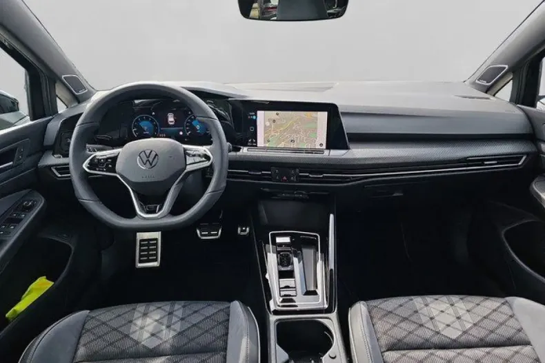 Volkswagen Golf din 2024 cu 11.110 km - oferta VOL161836 - foto 9