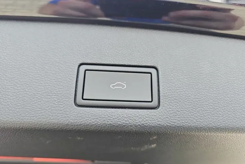 Volkswagen Golf din 2024 cu 11.110 km - oferta VOL161836 - foto 16