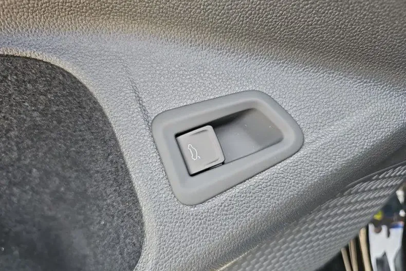 Volkswagen Golf din 2024 cu 11.110 km - oferta VOL161836 - foto 18