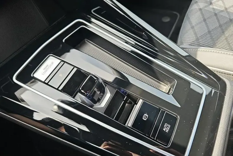 Volkswagen Golf din 2024 cu 11.110 km - oferta VOL161836 - foto 19