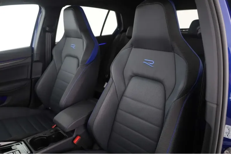 Volkswagen Golf din 2024 cu 4.244 km - oferta VOL161838 - foto 9