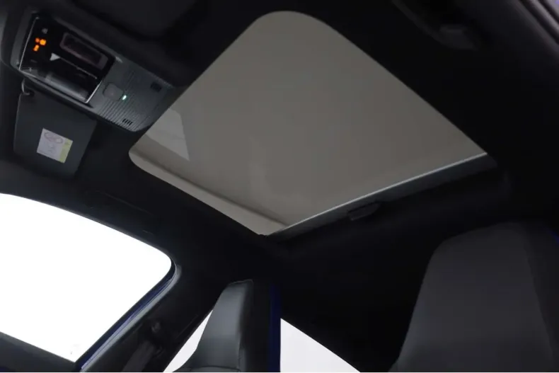 Volkswagen Golf din 2024 cu 4.244 km - oferta VOL161838 - foto 22