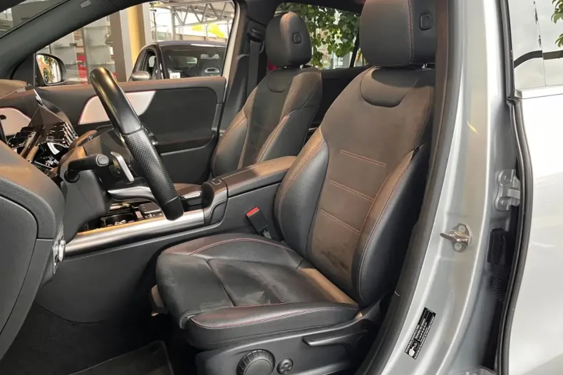 Mercedes-Benz GLA 250 din 2021 cu 49.900 km - oferta MER161842 - foto 9