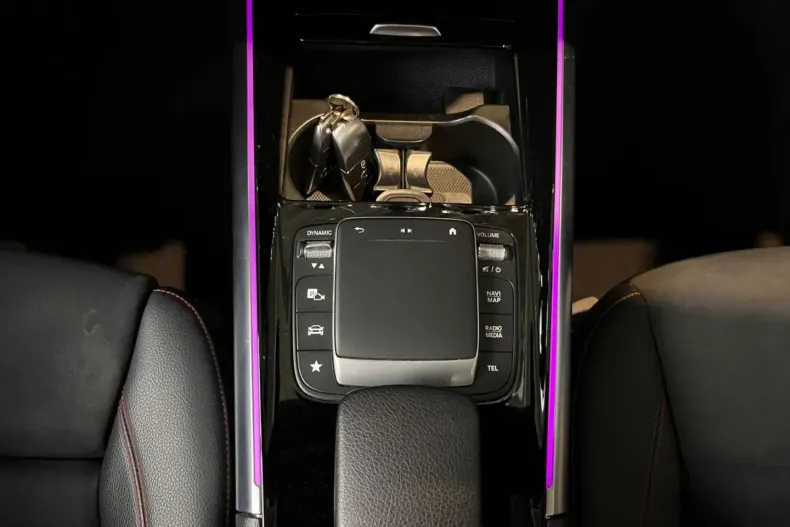 Mercedes-Benz GLA 250 din 2021 cu 49.900 km - oferta MER161842 - foto 20