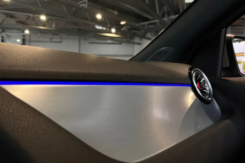 Mercedes-Benz GLA 250 din 2021 cu 49.900 km - oferta MER161842 - foto 25