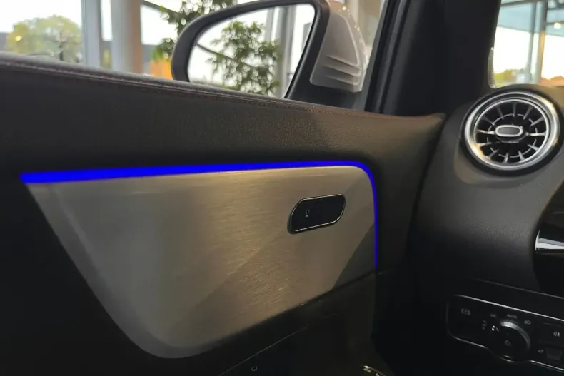 Mercedes-Benz GLA 250 din 2021 cu 49.900 km - oferta MER161842 - foto 27