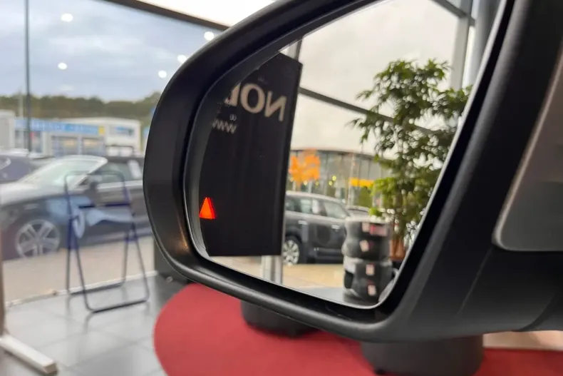 Mercedes-Benz GLA 250 din 2021 cu 49.900 km - oferta MER161842 - foto 29