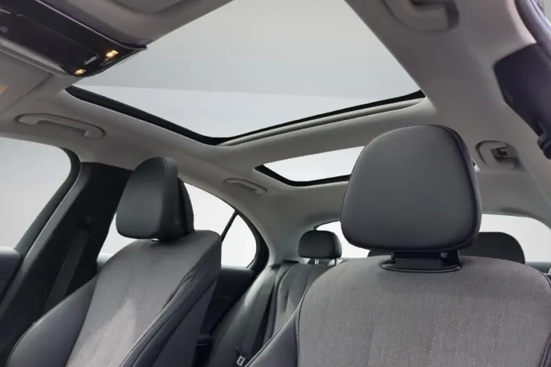 Mercedes-Benz E 200 din 2023 cu 52.397 km - oferta MER161846 - foto 17