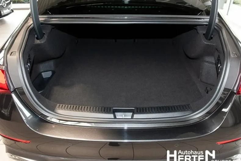 Mercedes-Benz E 300 din 2024 cu 10.916 km - oferta MER161850 - foto 15