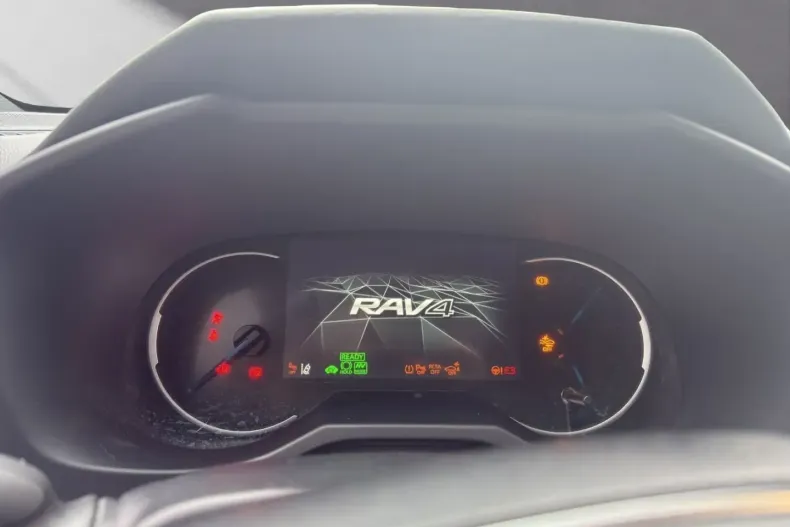 Toyota RAV4 din 2022 cu 62.692 km - oferta TOY161870 - foto 11