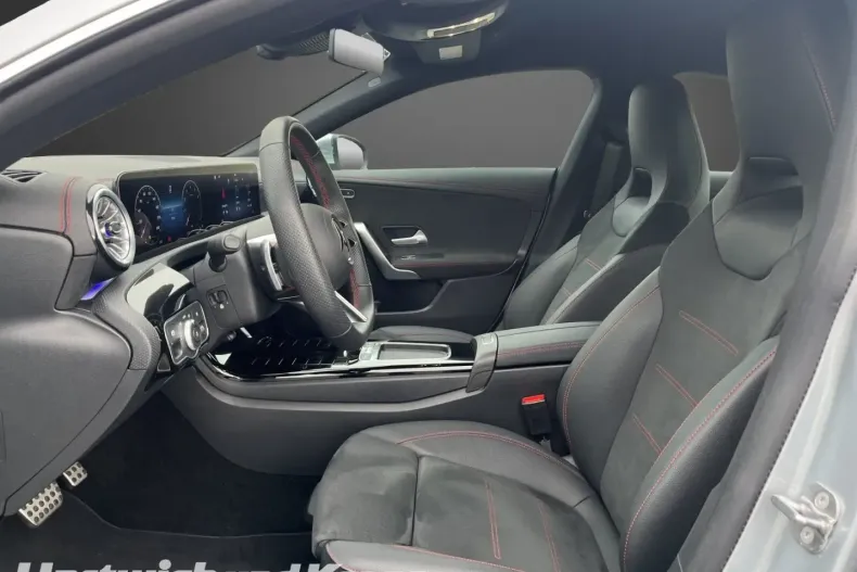 Mercedes-Benz CLA 200 din 2025 cu 9.450 km - oferta MER161873 - foto 12