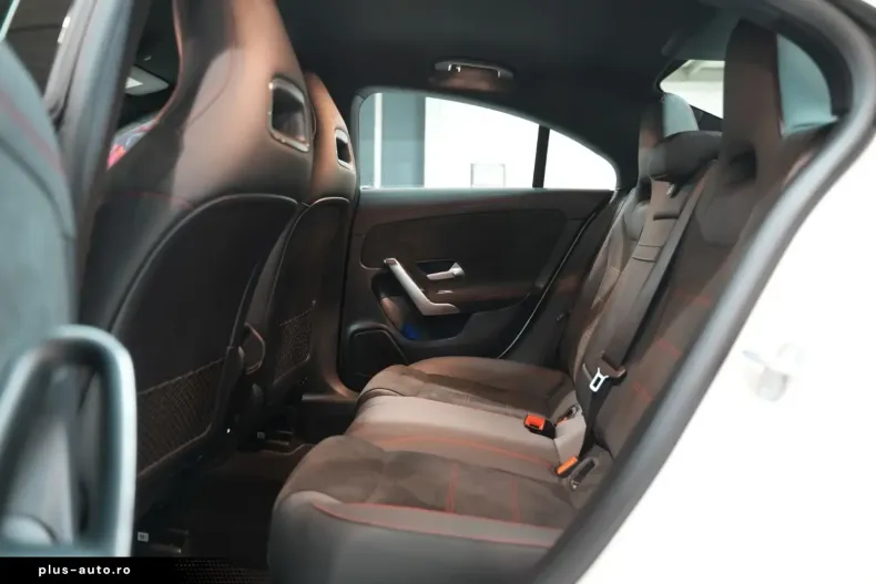 Mercedes-Benz CLA 180 din 2024 cu 18.600 km - oferta MER161875 - foto 17