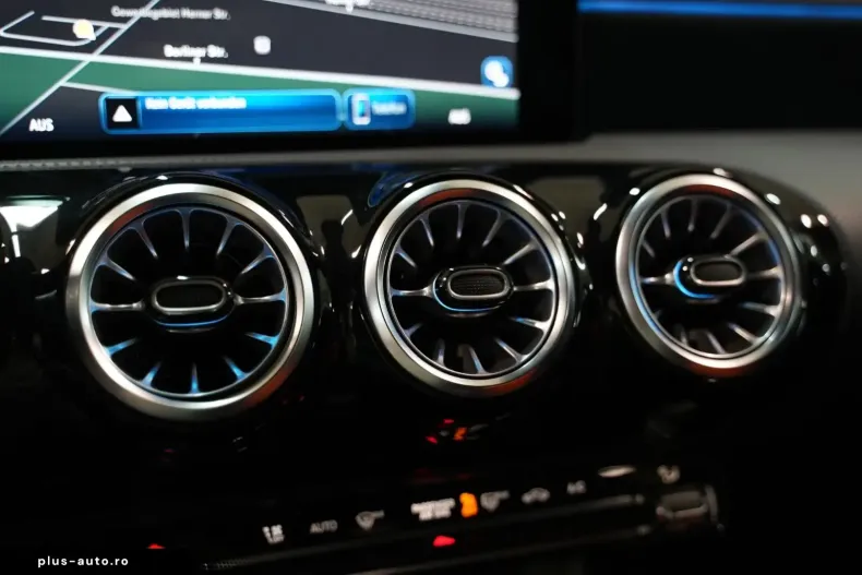 Mercedes-Benz CLA 180 din 2024 cu 18.600 km - oferta MER161875 - foto 27