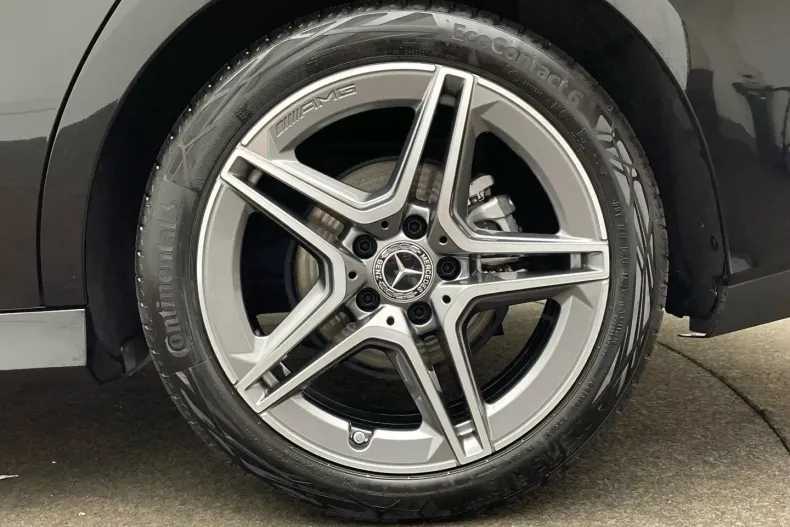 Mercedes-Benz CLA 180 din 2024 cu 6.417 km - oferta MER161876 - foto 6