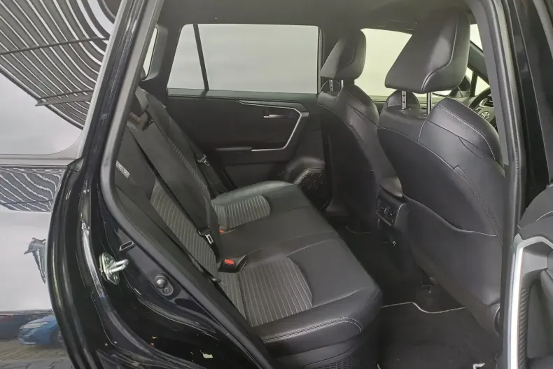 Toyota RAV4 din 2021 cu 70.963 km - oferta TOY161879 - foto 24