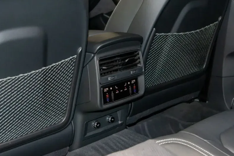 Audi Q8 din 2023 cu 63.480 km - oferta AUD161886 - foto 12