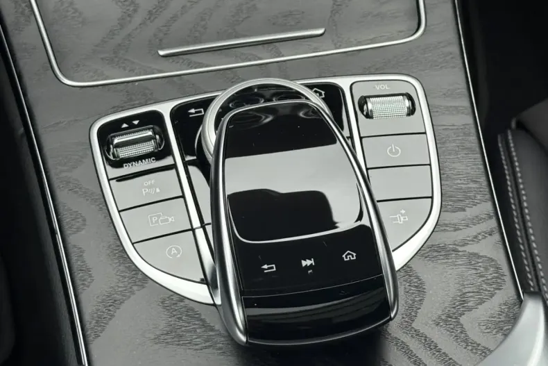 Mercedes-Benz C 300 din 2024 cu 23.000 km - oferta MER161887 - foto 23