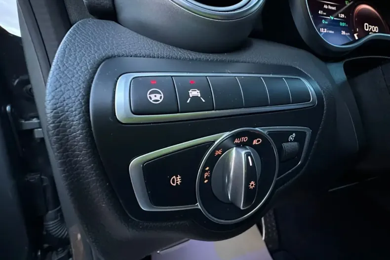 Mercedes-Benz C 300 din 2022 cu 61.977 km - oferta MER161892 - foto 21