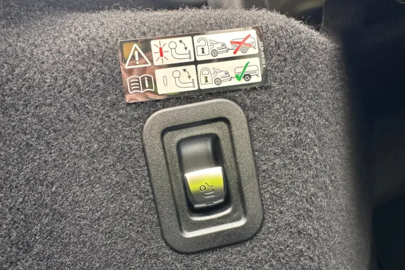 Mercedes-Benz C 300 din 2022 cu 61.977 km - oferta MER161892 - foto 41